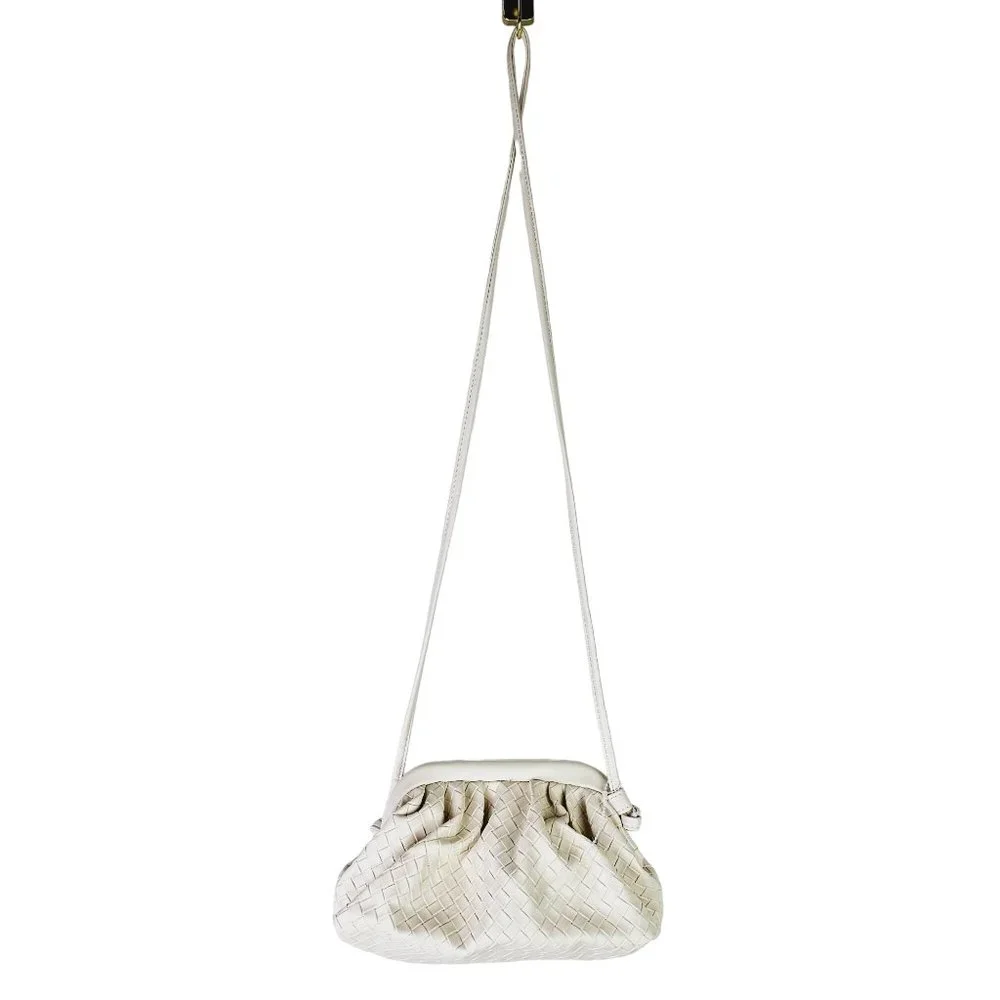 Vera New York Heather Woven Crossbody Cream in a V - Picture 4 of 12